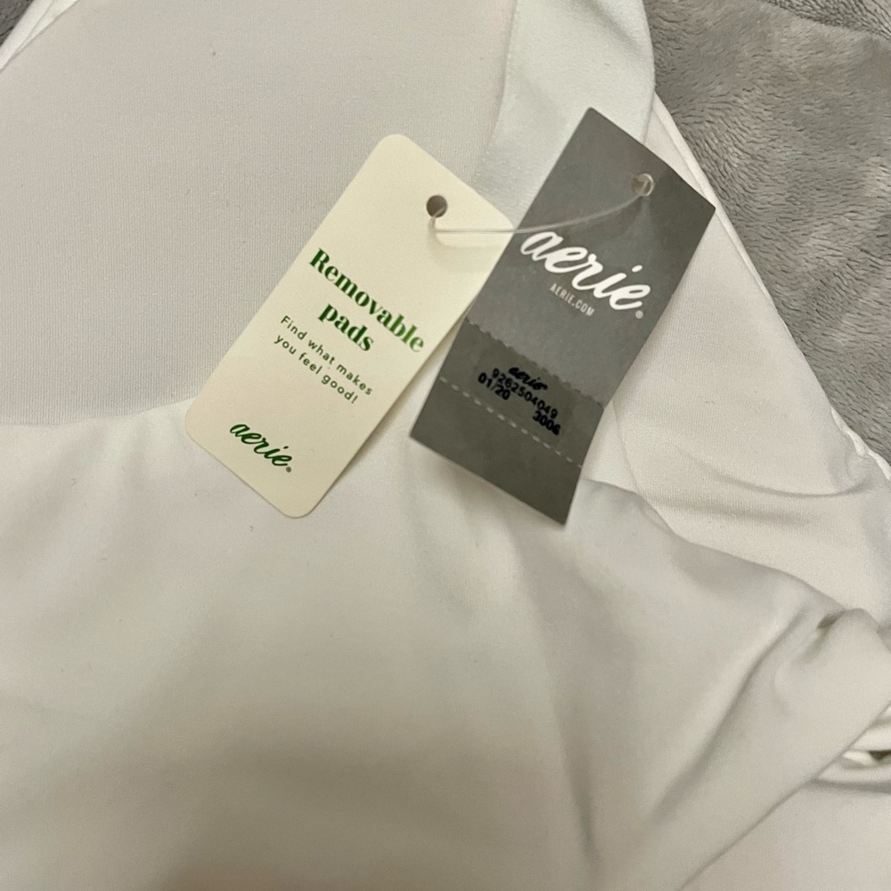 NEW WITH TAG Two Aerie Sports Bras - Picture 11 of 12